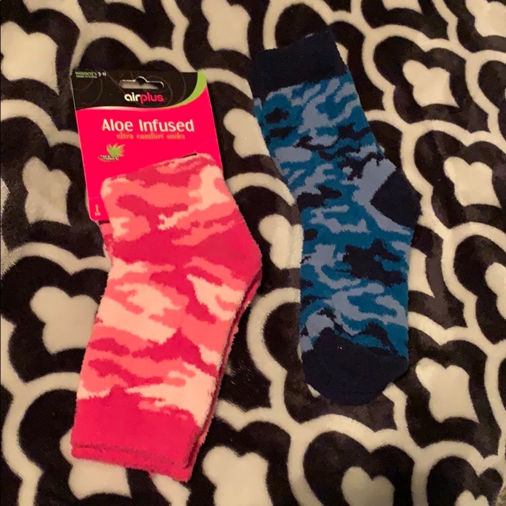 ❌SOLD OUT❌ Aloe Infused Socks